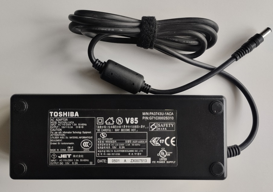 ���� ������� ��� ��������� Toshiba (19V 6.3A, 6.3x3��)